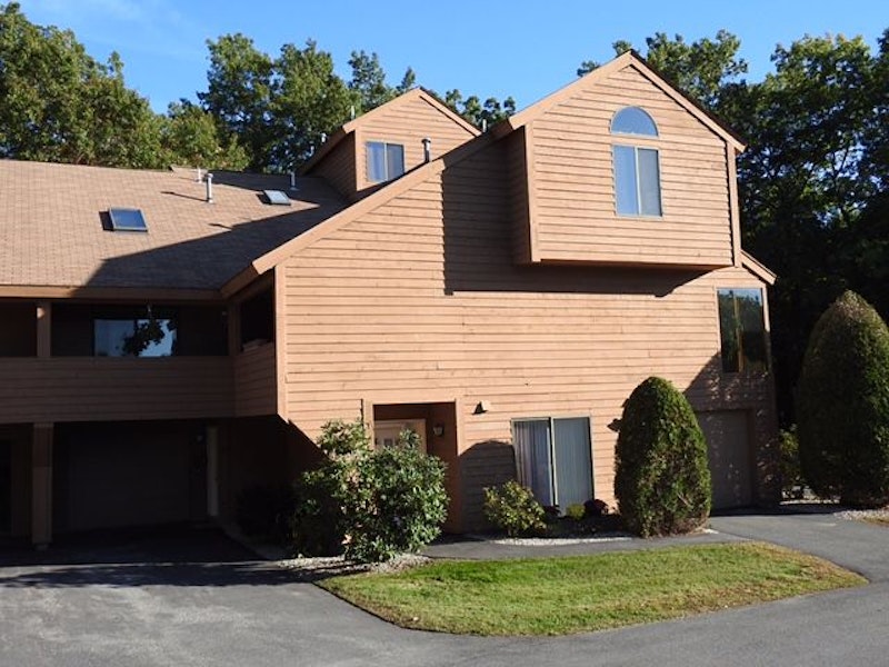 1800 / 2br 1600ft2 West Meadow Hill CondosTri Level TH 2 bdr 2.5